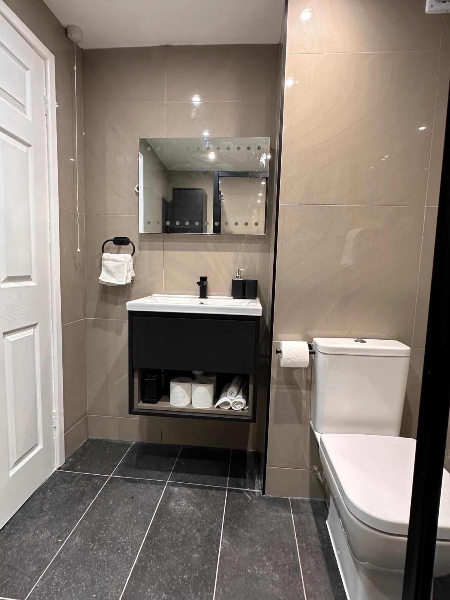 R1 - Private Room In Modern Shared Apartment, Each With Kitchenette, Central Birmingham Exteriér fotografie